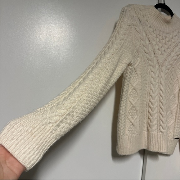 Abercrombie & Fitch Cream Cable Knit Mock Neck Sweater Size Small - Picture 5 of 8